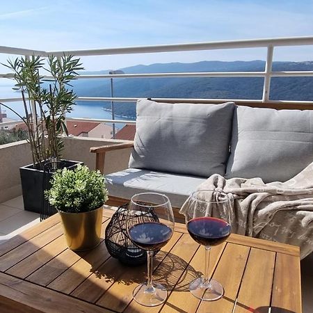 Apartment Cami -Stylish Apartment With A Beautiful Seaview Rabac Exterior photo