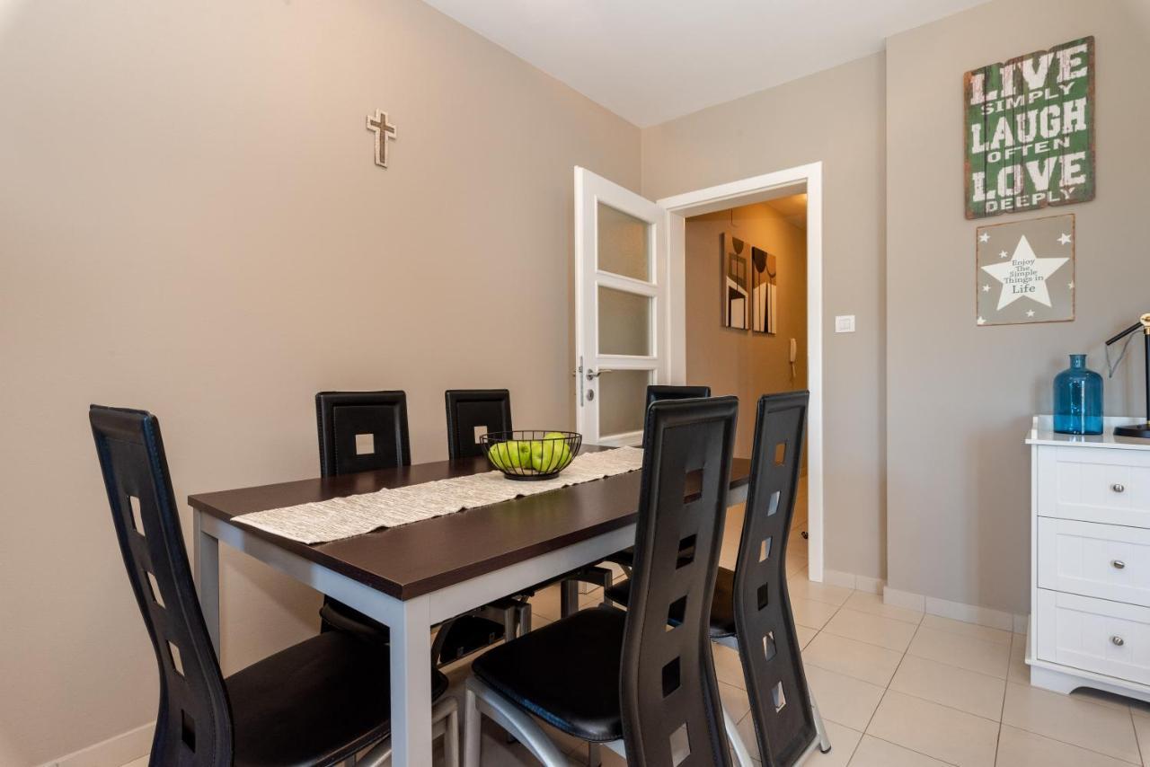 Apartment Cami -Stylish Apartment With A Beautiful Seaview Rabac Exterior photo