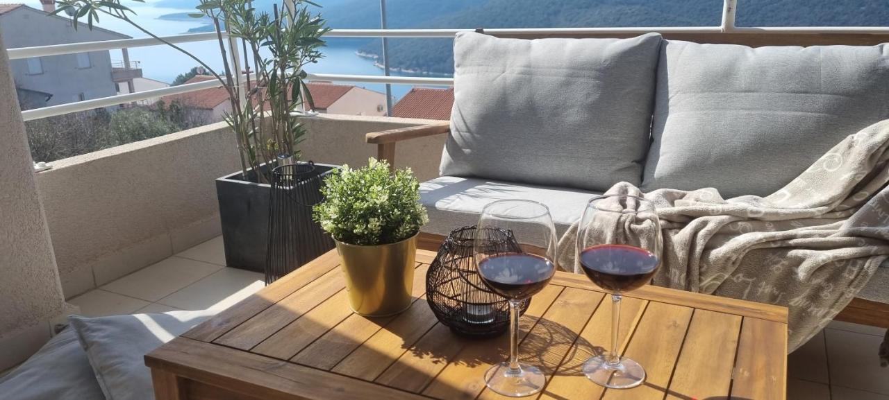 Apartment Cami -Stylish Apartment With A Beautiful Seaview Rabac Exterior photo